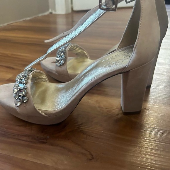 Selling these heels, never worn - Picture 2 of 4